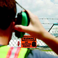 What is the threshold level for a mandatory hearing conservation program